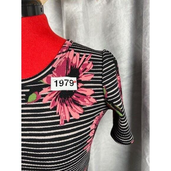 LuLaRoe Amelia Dress XS Black Gray Purple Peony Pansy Floral - Picture 3 of 6